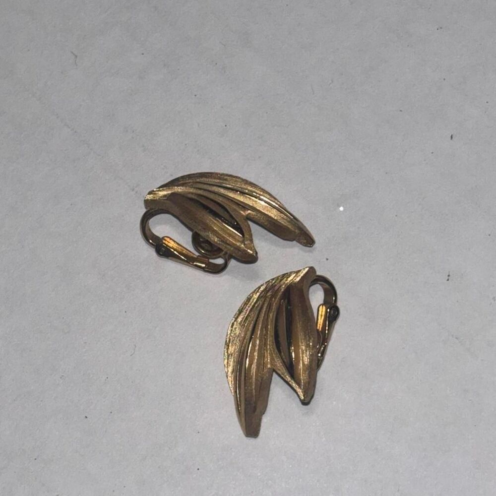 Trifari Women's Gold Jewellery